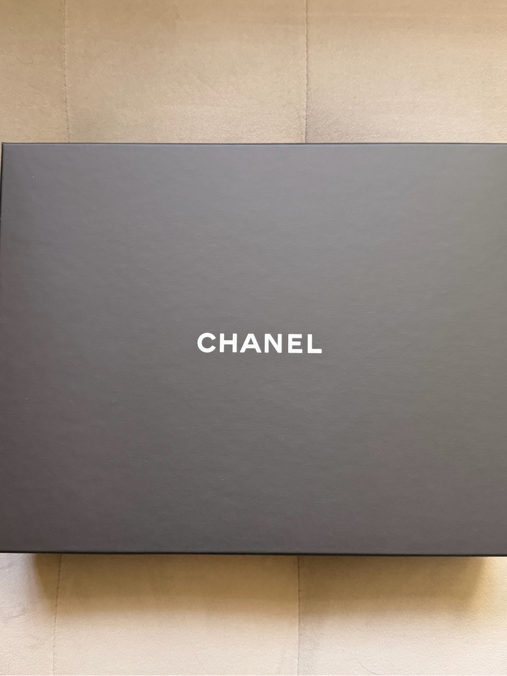 Chanel Box - flat rectangle - Picture 2 of 3